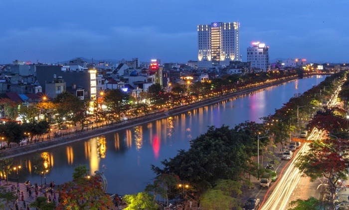 Expats come to Hai Phong